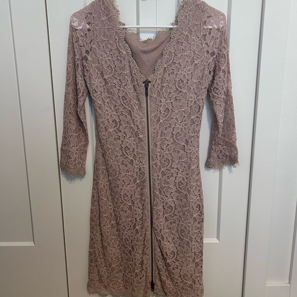 Diane Von Furstenberg Elegant Lace Dress in Tan - Picture 2 of 3